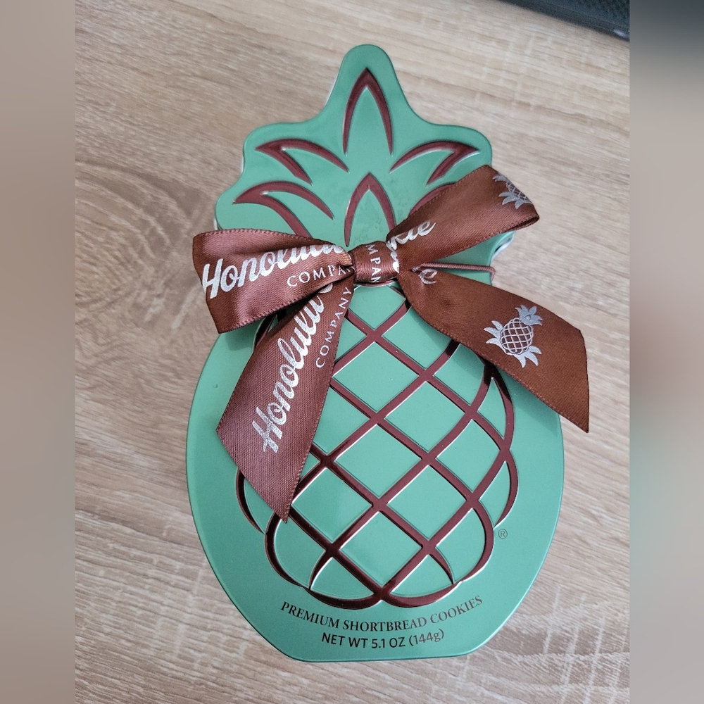 Honolulu Cookie Company Pineapple Collector Tin